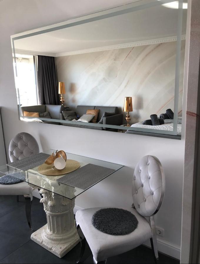 Tiffanys Ferienapartments In Der Privatresidenz Des Plaza Premium Hotel Timmendorfer Strand Eksteriør bilde
